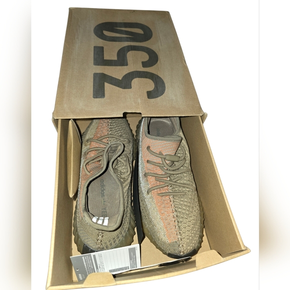 Adidas Yeezy Boost 350 V2 Men 7.5 With Box Authentic - Picture 12 of 14